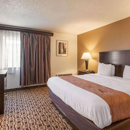Coratel Plus Suites Wichita West Airport Esterno foto
