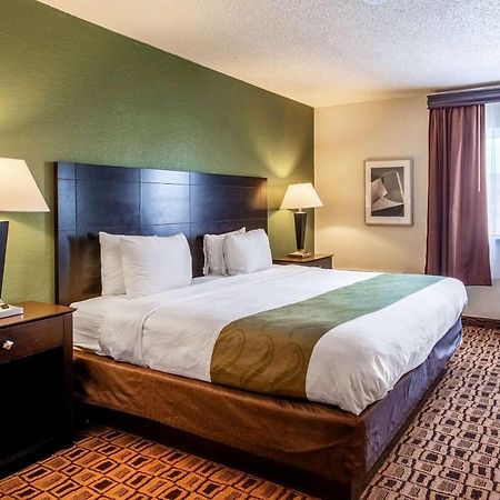 Coratel Plus Suites Wichita West Airport Esterno foto
