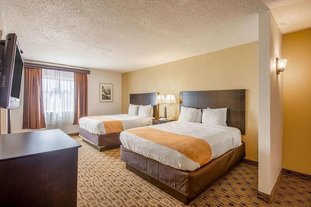 Coratel Plus Suites Wichita West Airport Esterno foto