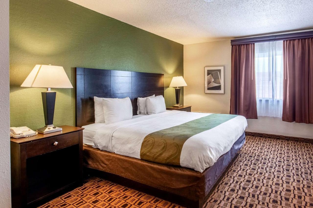 Coratel Plus Suites Wichita West Airport Esterno foto