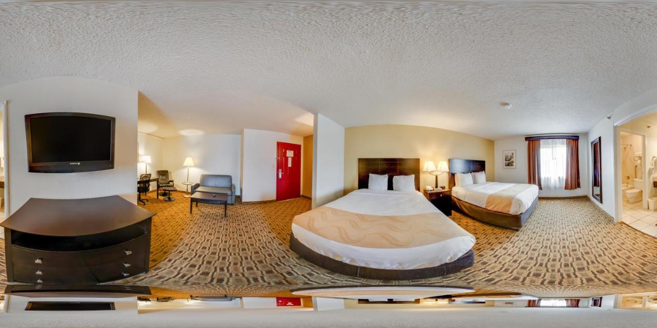Coratel Plus Suites Wichita West Airport Esterno foto