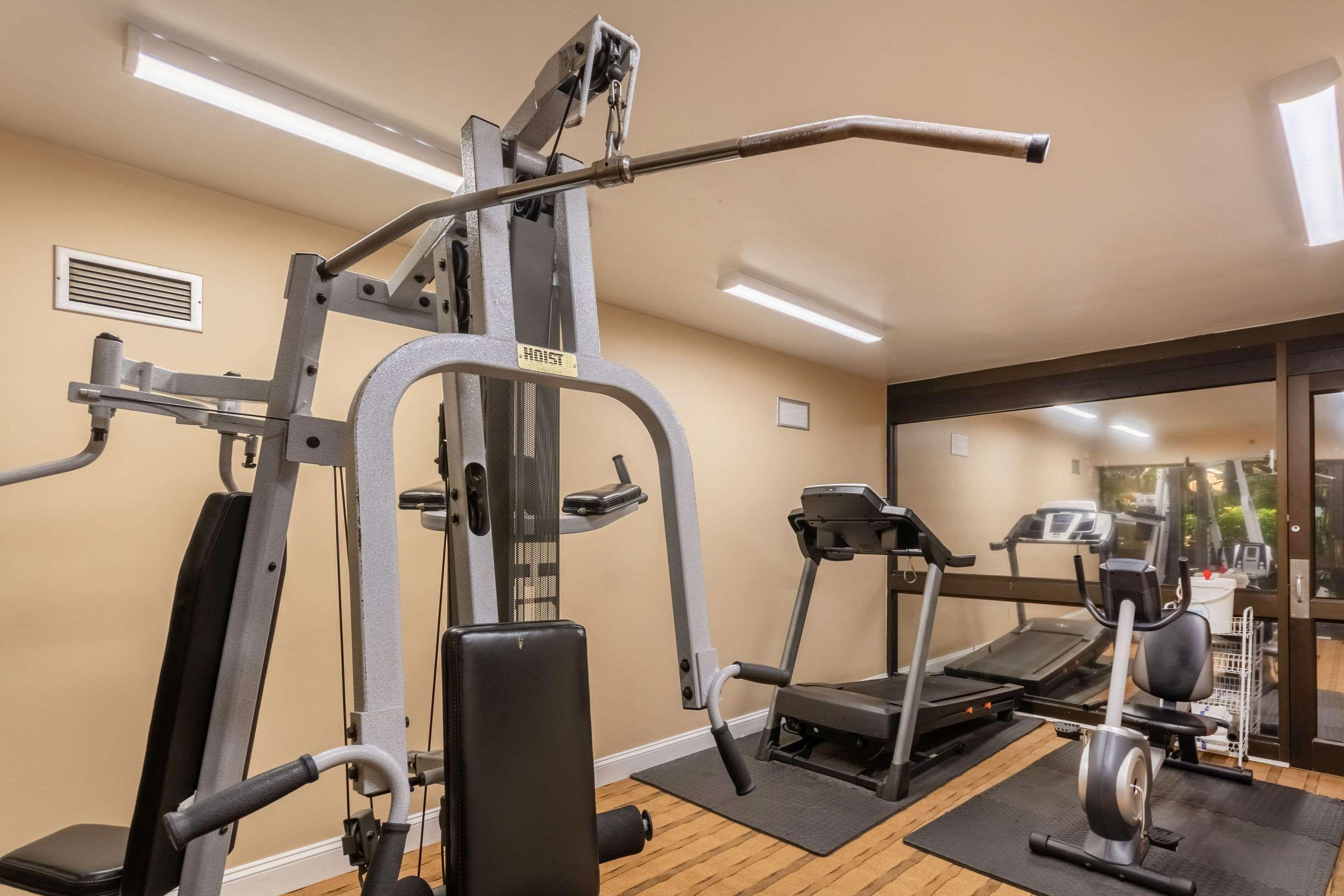 Coratel Plus Suites Wichita West Airport Esterno foto