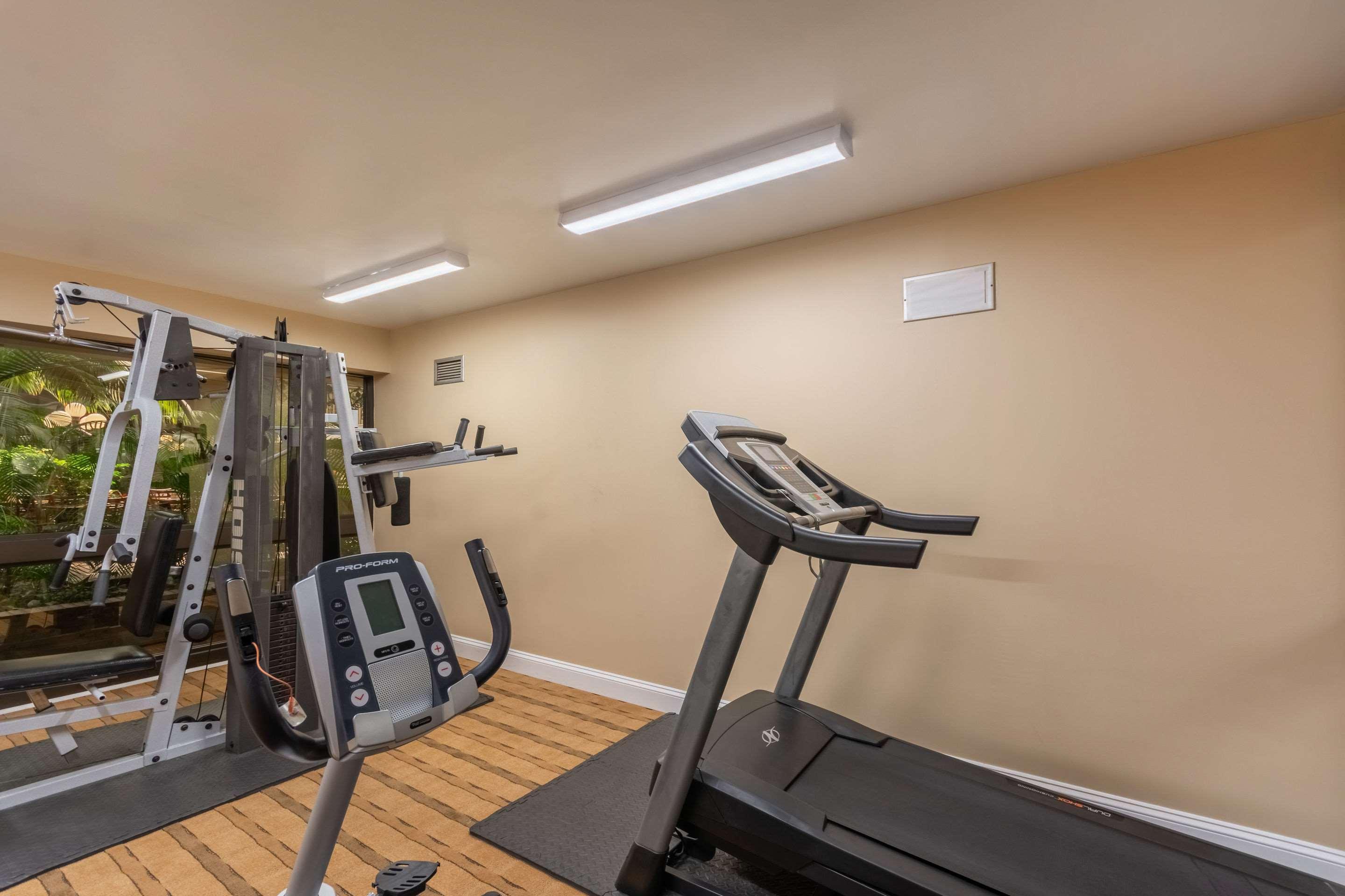 Coratel Plus Suites Wichita West Airport Esterno foto