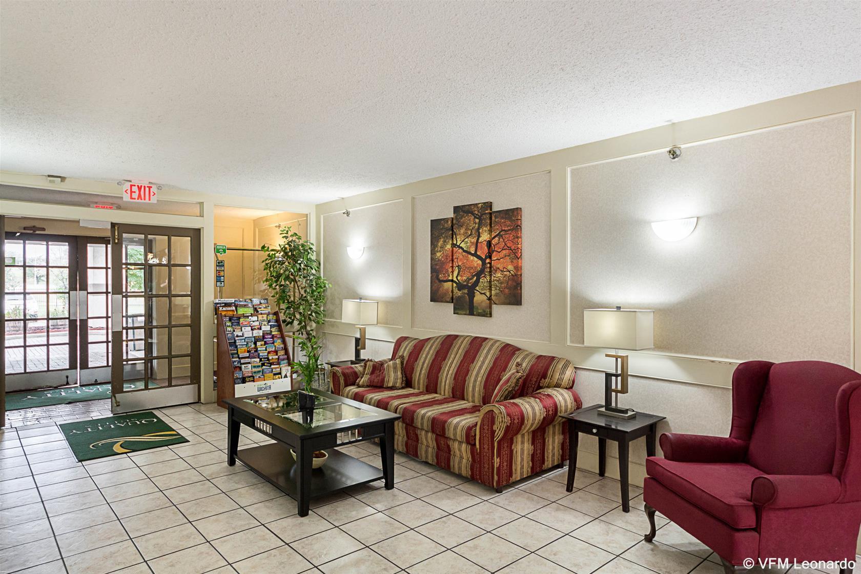 Coratel Plus Suites Wichita West Airport Esterno foto